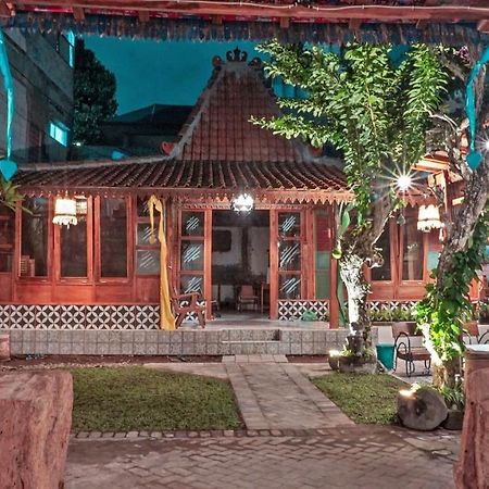 Budarno Homestay Kejayan Экстерьер фото