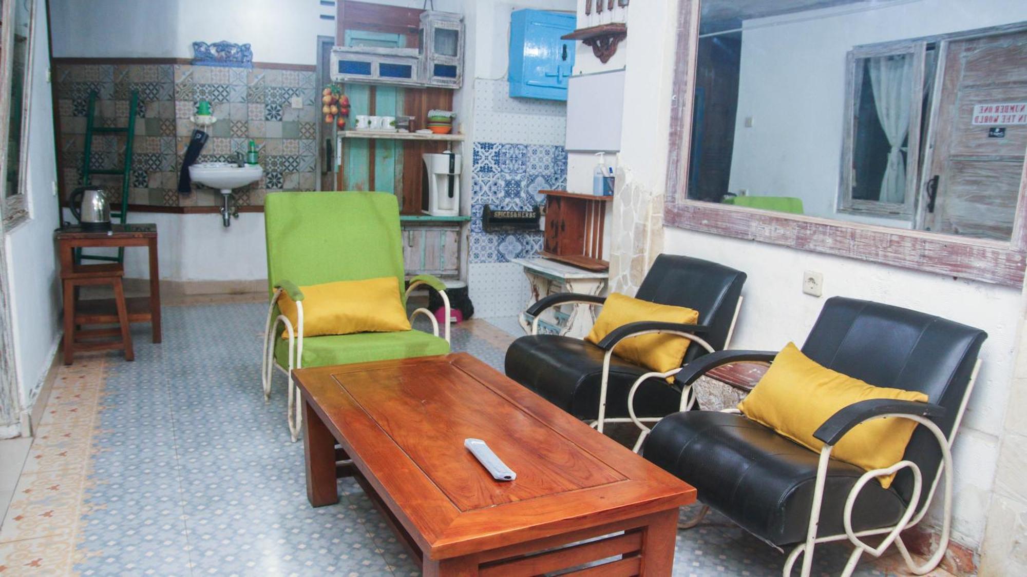Budarno Homestay Kejayan Номер фото